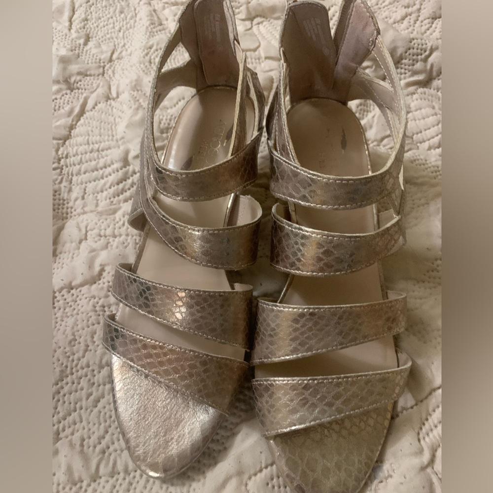 Gold strappy aerosols shoes sz 8